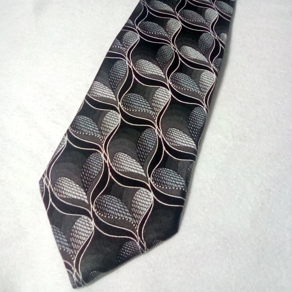 CONCEPTS BY CLAIBORNE Black and Silver Silk Tie. - Picture 1 of 4